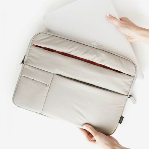 【MCNCHIPS】24SS★ laptop pouch MochiThings: A Low Hill 13in. Laptop Pouch v6