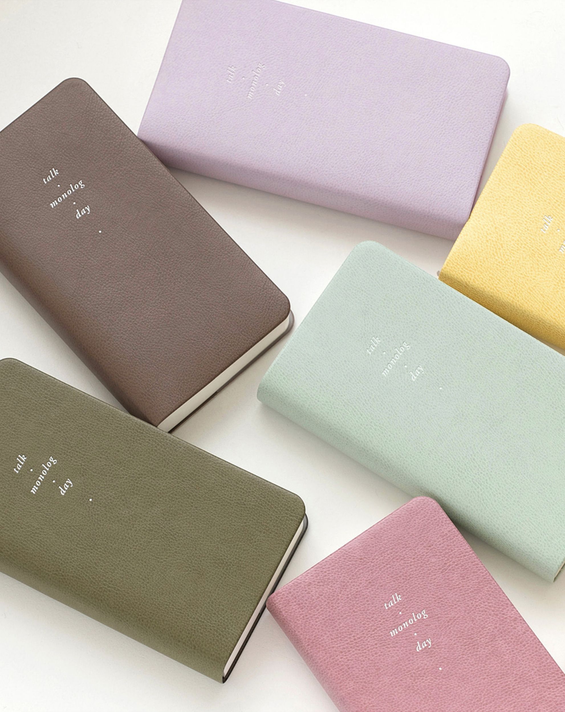 2022 Comfy & Roomy Daily Planner