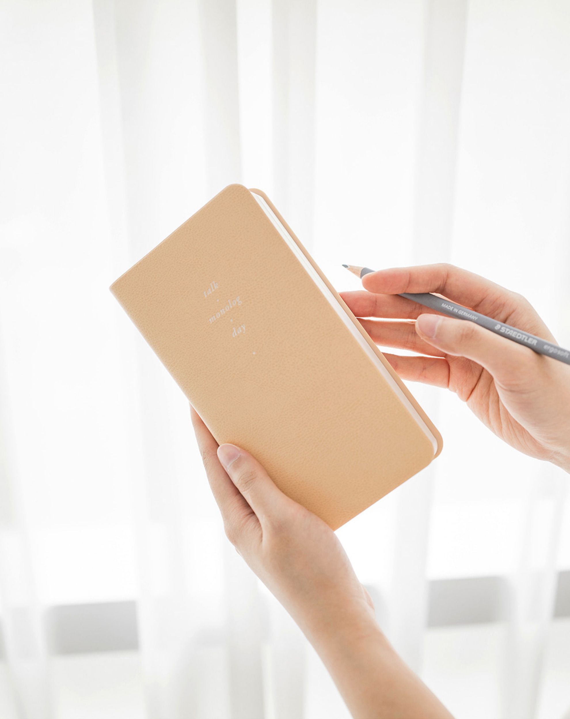 2022 Comfy & Roomy Daily Planner