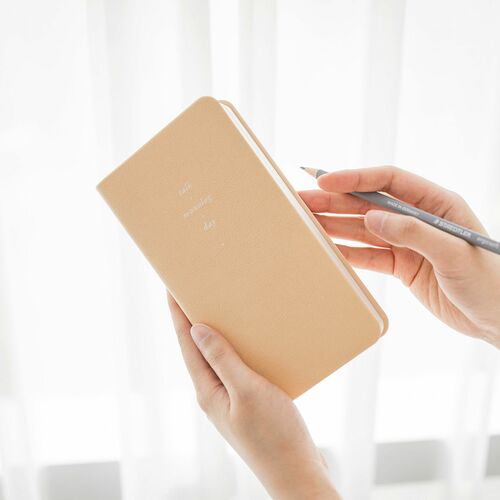 2022 Comfy & Roomy Daily Planner