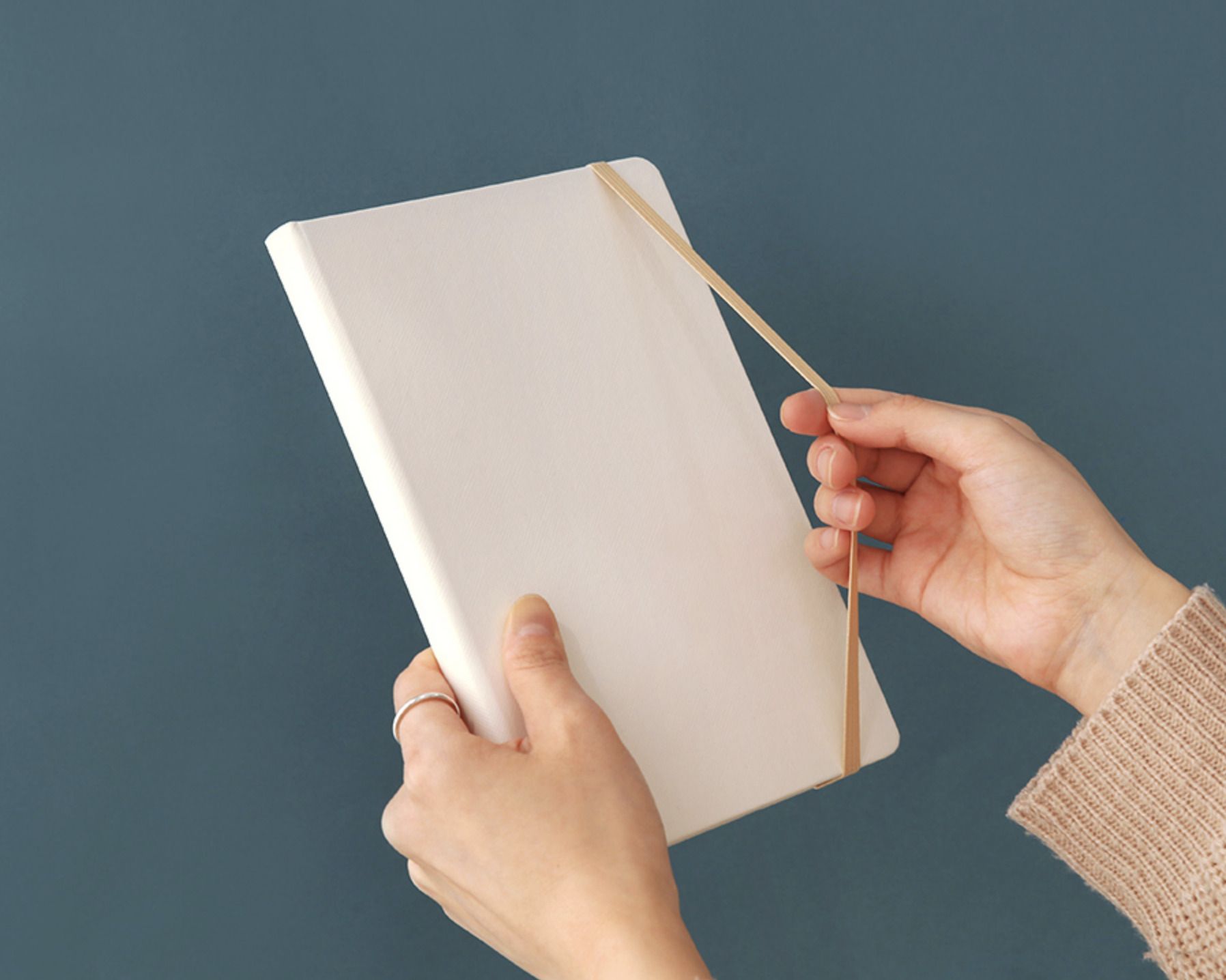 Prism 200p Hardcover Band Grid Notebook