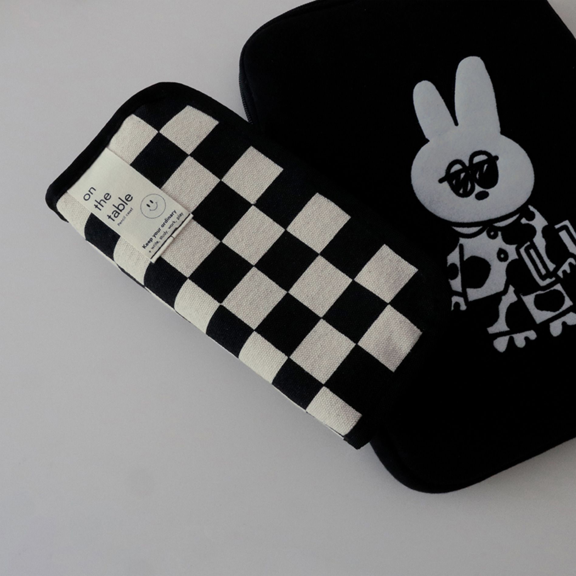 Mochithings on the table checker board pen pouch