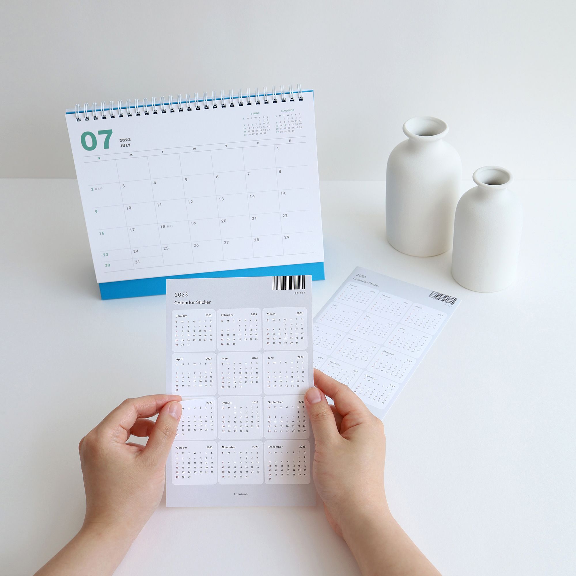 MochiThings 2023 Indigo Basic Desk Calendar