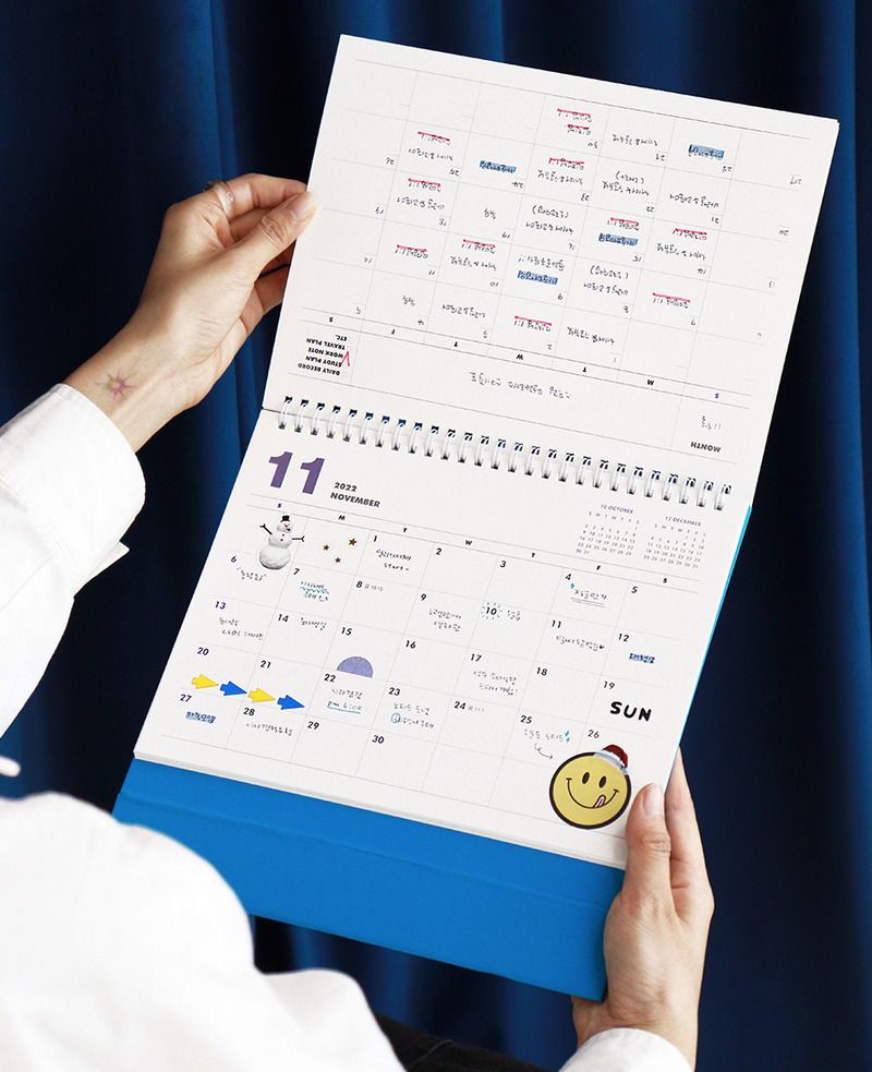 MochiThings 2023 Indigo Basic Desk Calendar