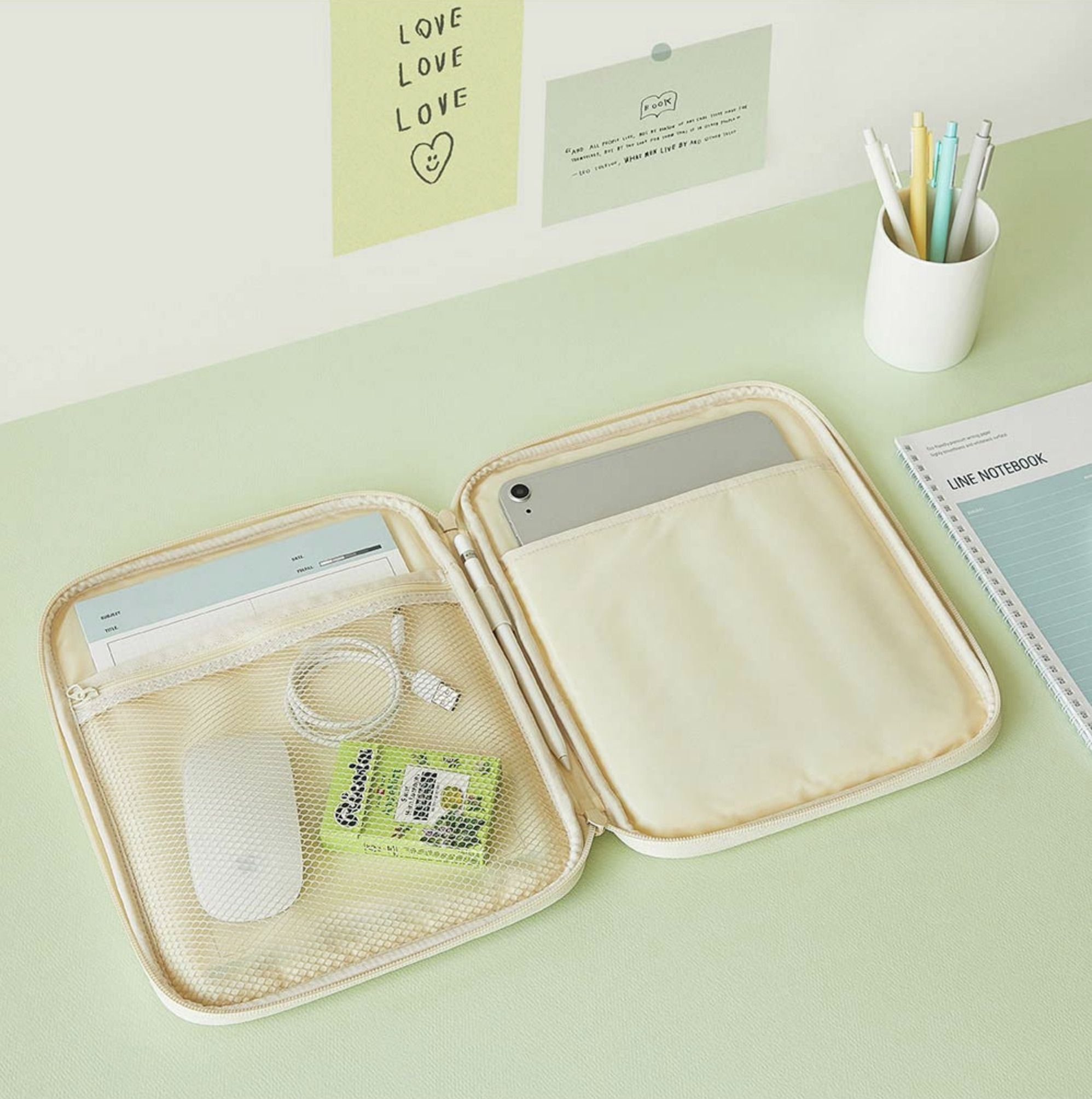 Table Talk 11 in. Pocket Laptop Pouch