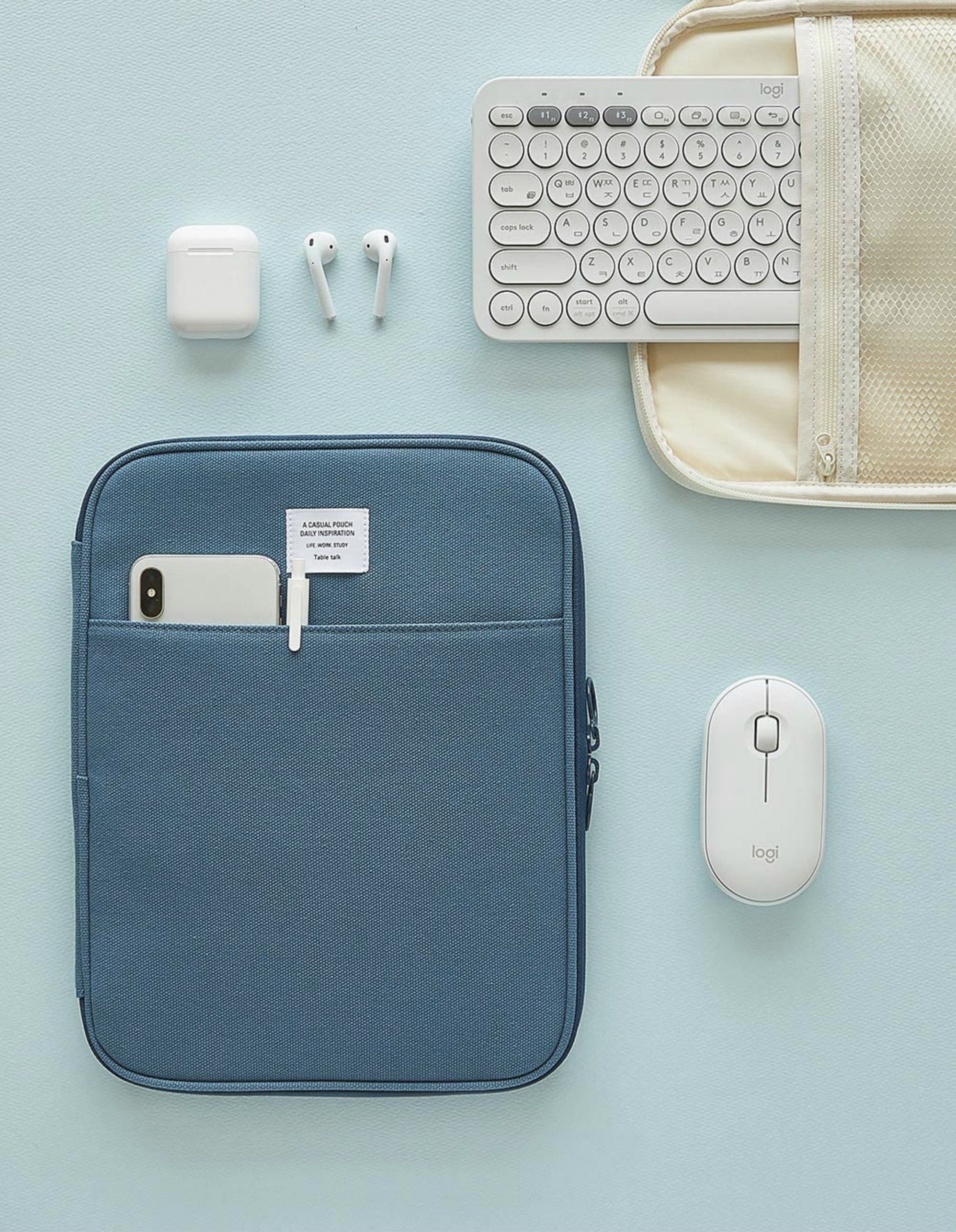 Table Talk 11 in. Pocket Laptop Pouch