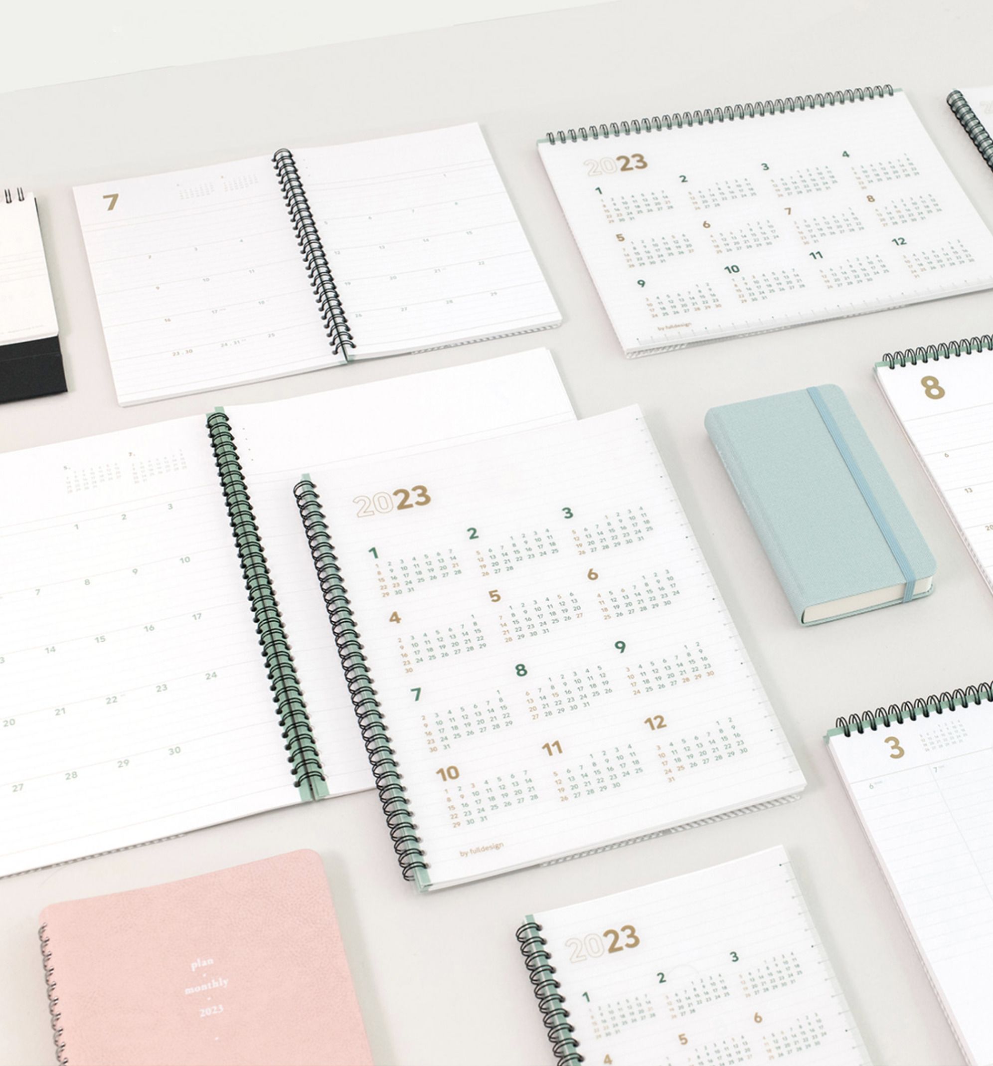 2023 Medium Spiral Basic Monthly Planner