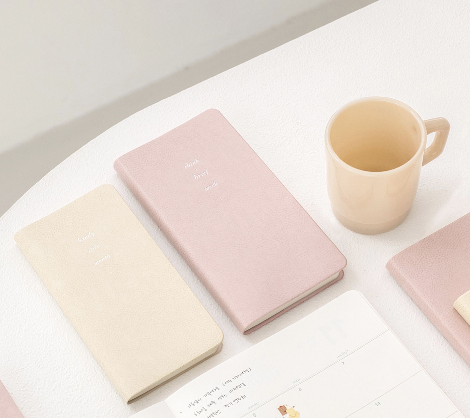 2023 Slim & Roomy Weekly Planner