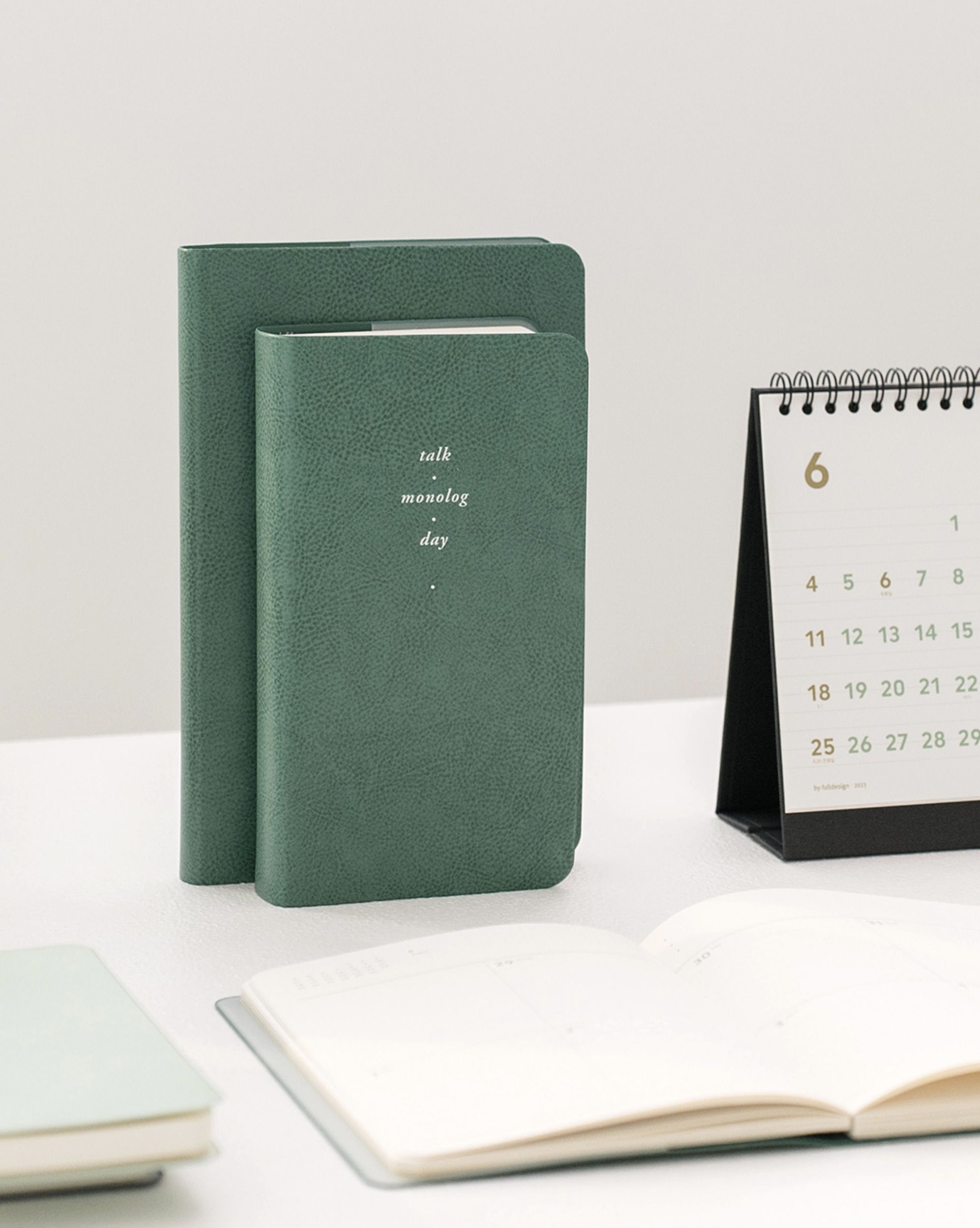 2023 Comfy & Roomy Daily Planner