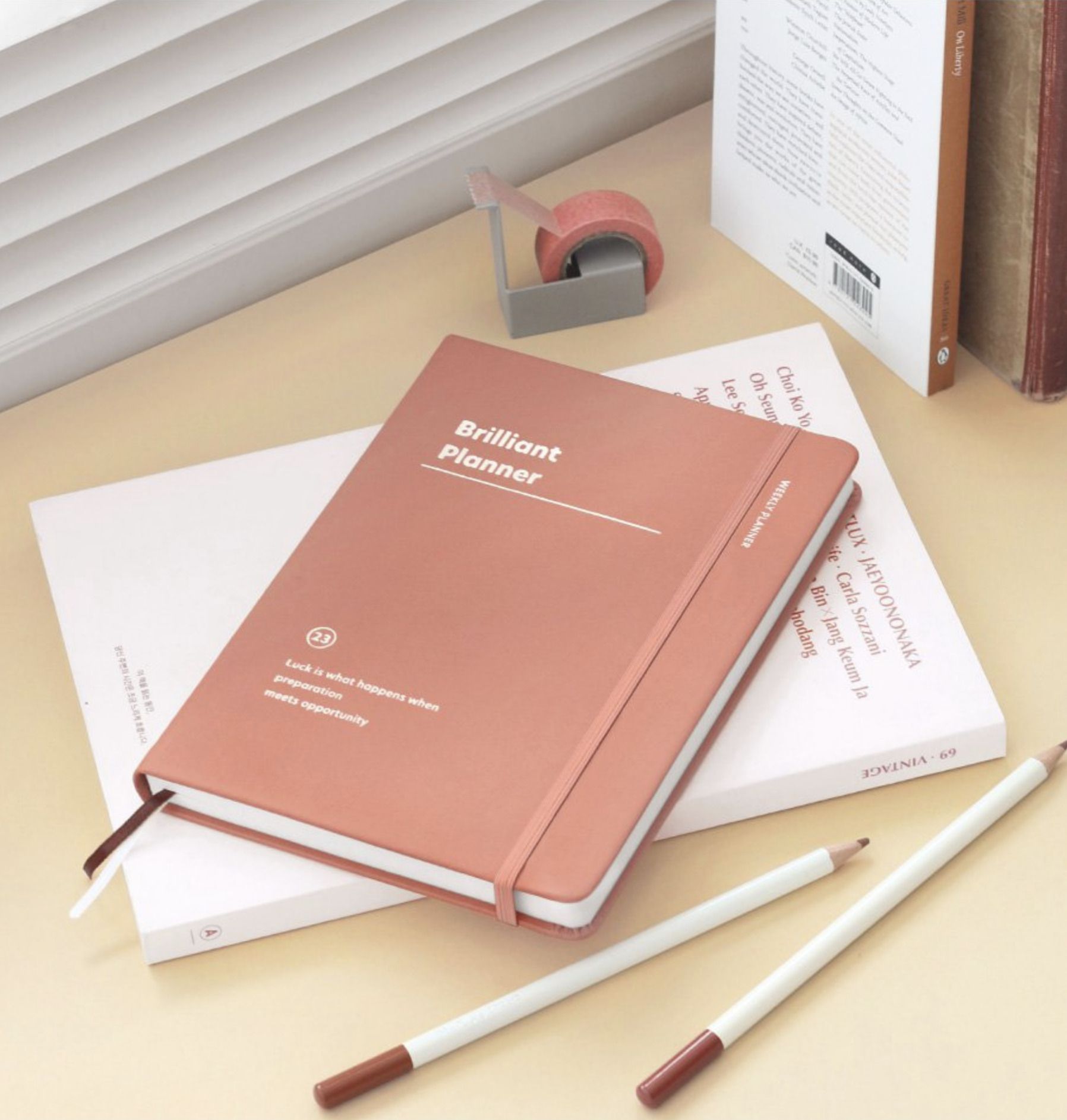 2023 Brilliant Weekly Planner