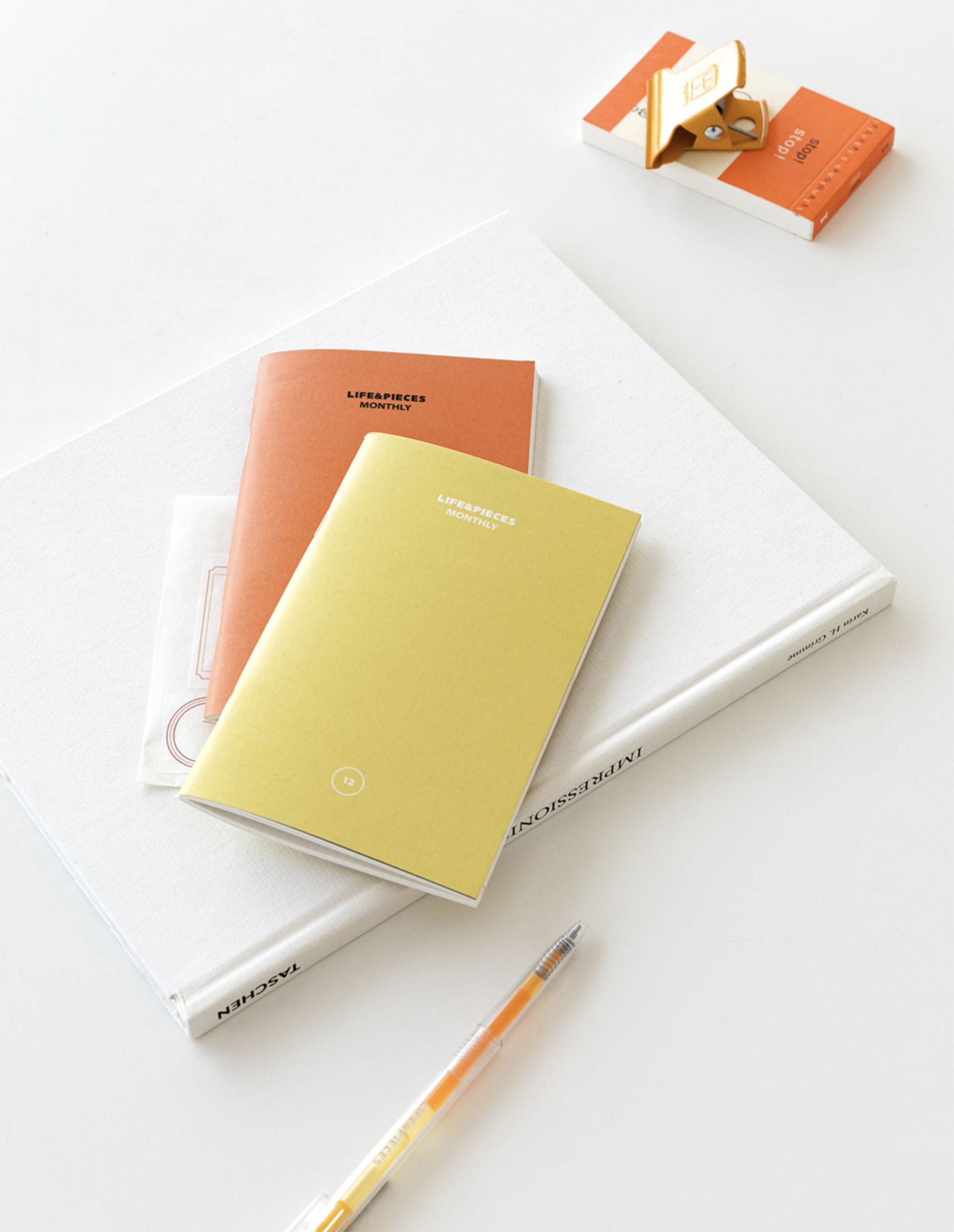 Small Life Note MochiThings: 2023 Small Life & Pieces Monthly Planner