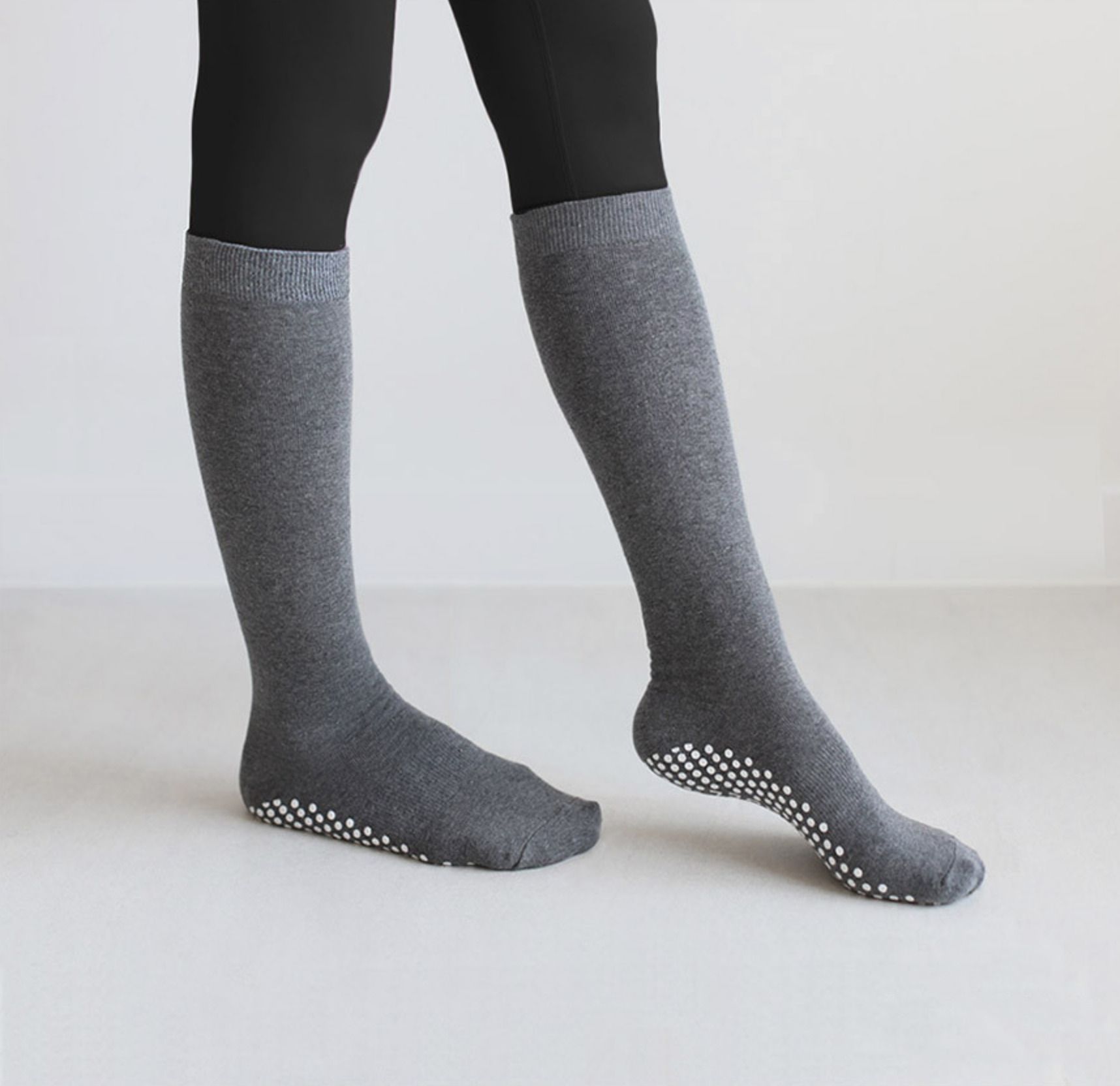MochiThings Nonslip Pilates Kneehigh Socks