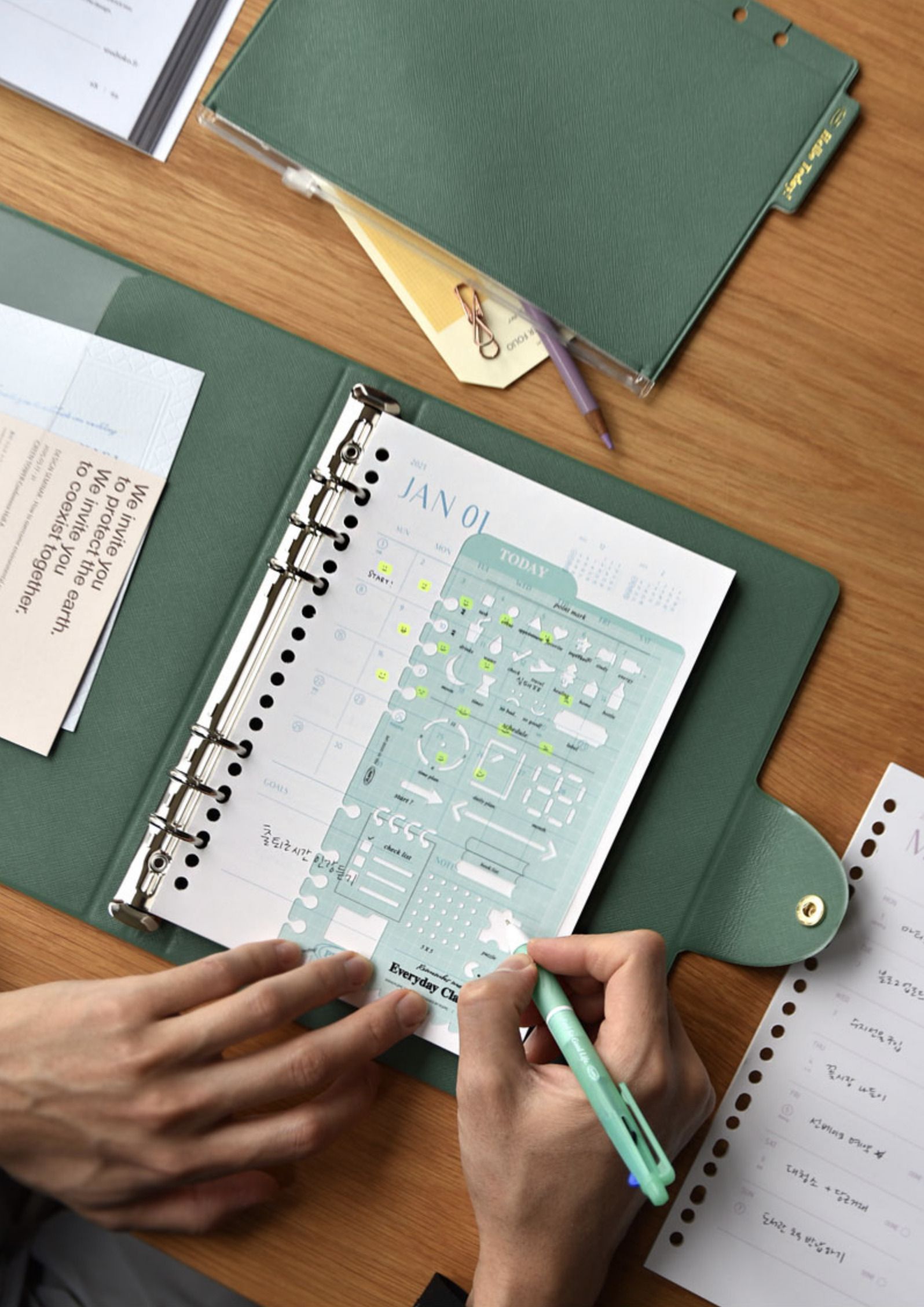 MochiThings Classic Folio 6 Ring A5 Binder