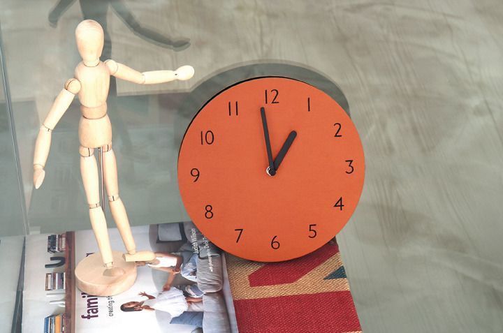 Retro Leather Clock