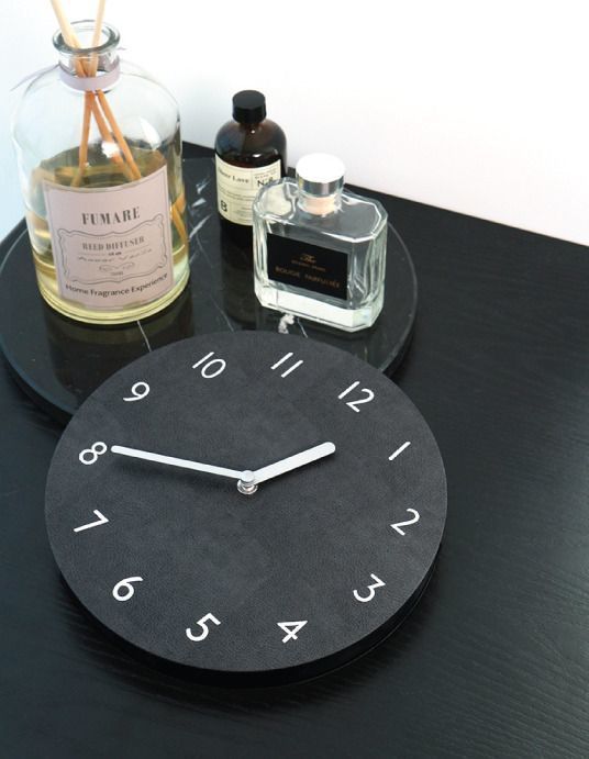 Retro Leather Clock