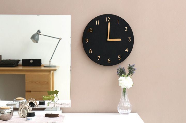 Retro Leather Clock