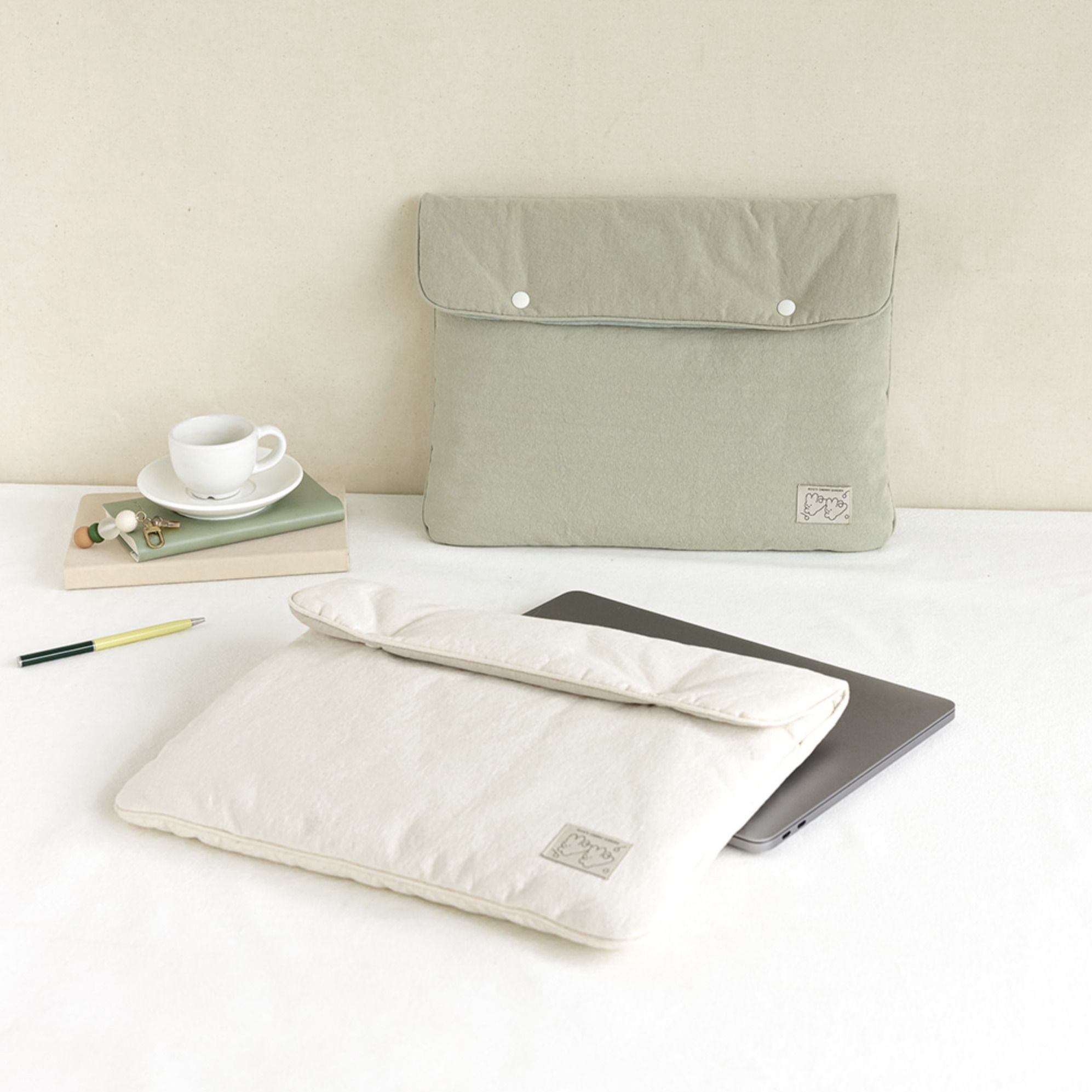 ★関税込★LIVEWORK★momossi WINDOW LAPTOP POUCH 13インチ★ Designer fashion, Seoul-fully created | W Concept