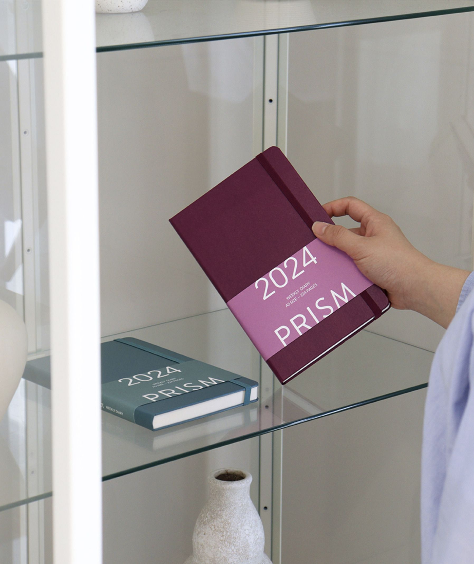 MochiThings: 2024 Prism Weekly Planner