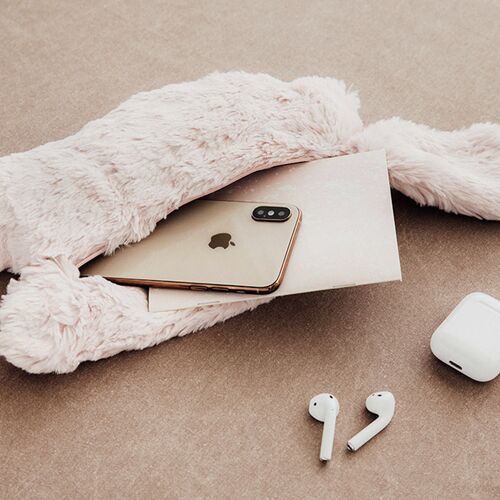 Piyo Cat Fur Zipper Clutch