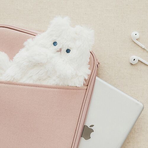 Piyo Cat Fur Zipper Clutch