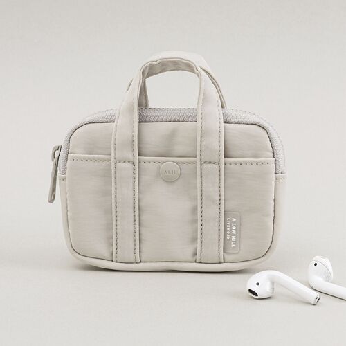A Low Hill Pocket Card Pouch v7