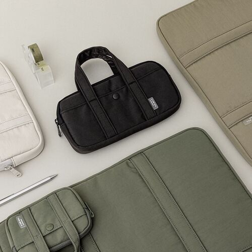 A Low Hill Pocket Card Pouch v7