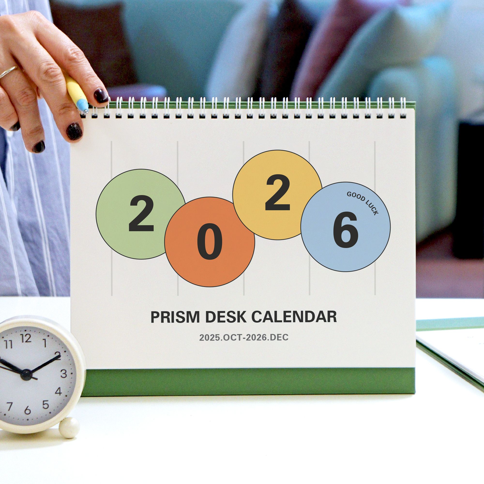 MochiThings: 2026 Prism Desk Calendar