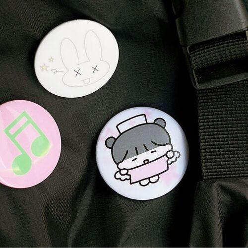 Hodu Girl Button Pin v2 - Image 3