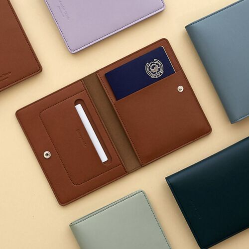 Triple Passport RFID-Blocking Wallet - Image 13