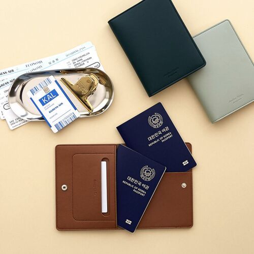 Triple Passport RFID-Blocking Wallet - Image 2