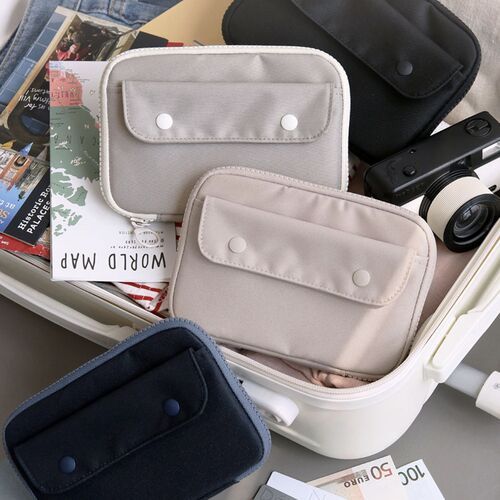 Voyager RFID-Blocking Passport Pouch - Image 21