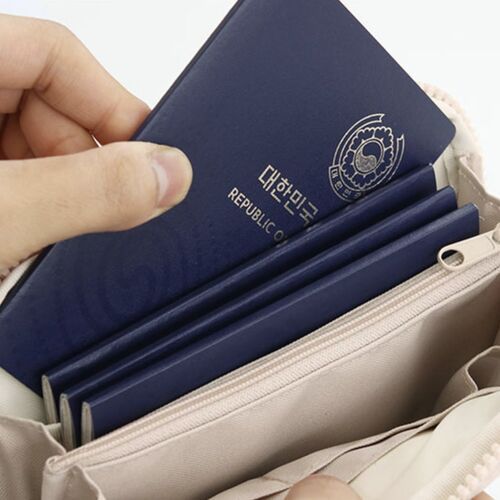 Voyager RFID-Blocking Passport Pouch - Image 10