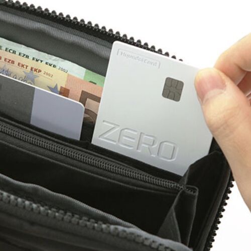 Voyager RFID-Blocking Passport Pouch - Image 12