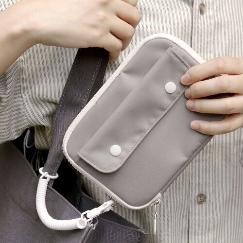Voyager RFID-Blocking Passport Pouch - Image 19