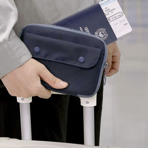 Voyager RFID-Blocking Passport Pouch - Image 18