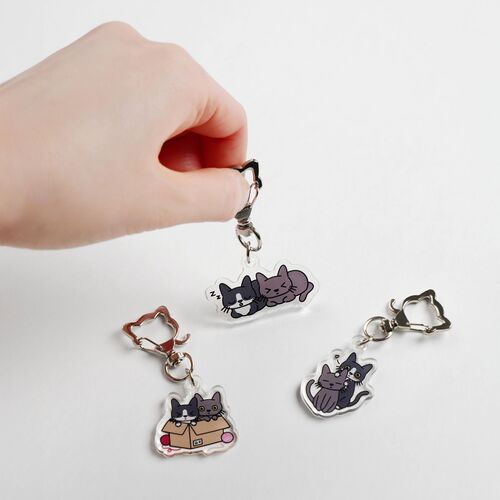 Lana Cat Pose Acrylic Key Ring v2 - Image 3
