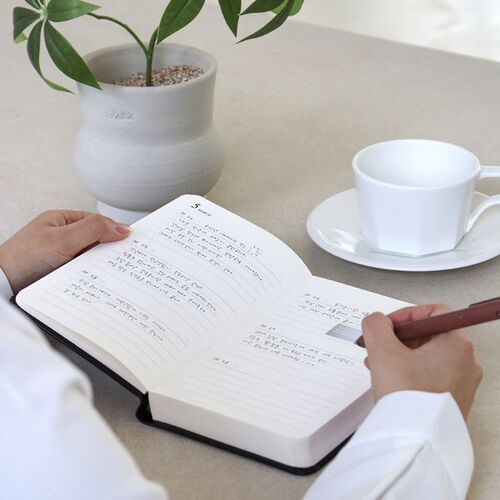 Archive Me 3 Yr Daily Diary Planner - Image 7