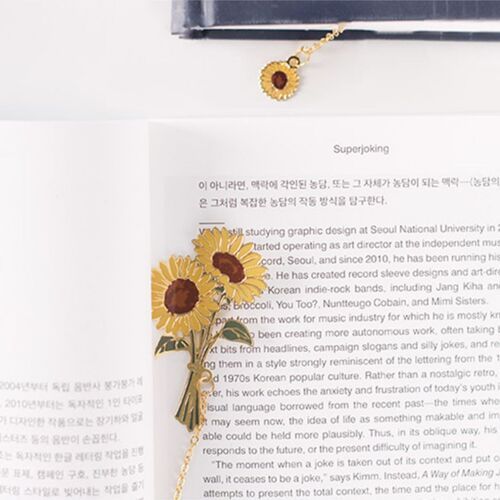 Botanical details make these bookmarks a graceful accent for reading, journaling, and planning.