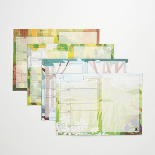 A close view of the illustrated interior shows pale background artwork, clearly labeled weekdays, and three weekly to-do lines.