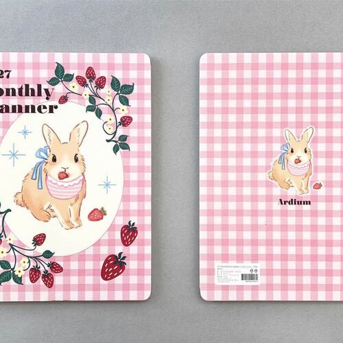 Picnic Days features cats relaxing beside colorful picnic-themed panels on a warm cream background.