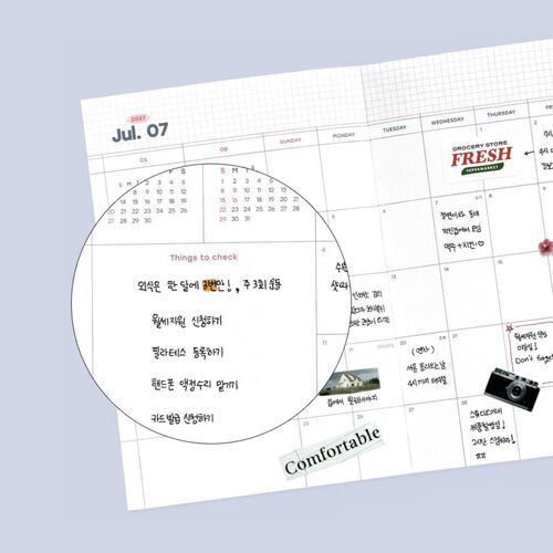The weekly layout includes dated columns, checklist space, and room to record errands, plans, or personal notes.