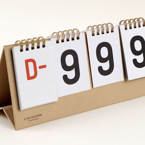 MochiThings: D-Day Standing Calendar