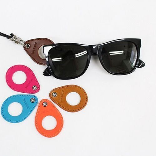 MochiThings Sunglasses Necklace v2