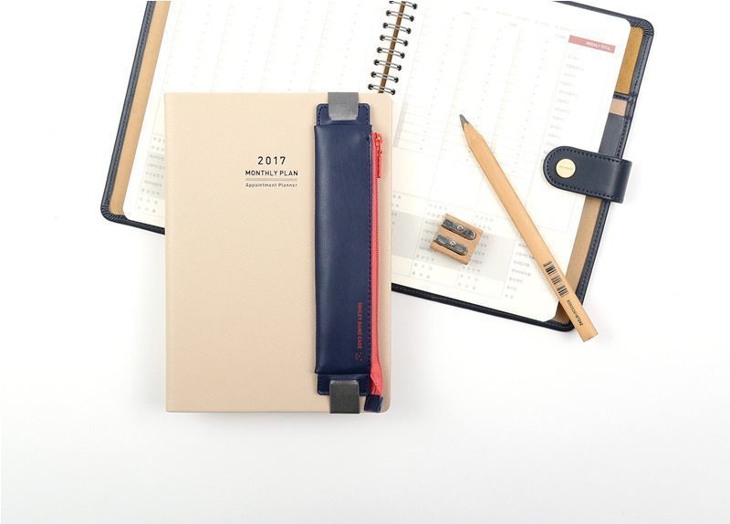 MochiThings: Smiley Attachable Pen Case