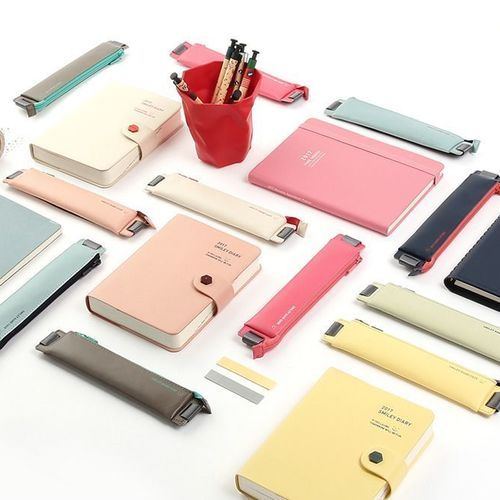 MochiThings: Smiley Attachable Pen Case