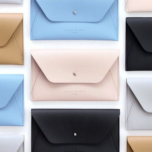Un Jour De Chance Slim Pouch - Image 23