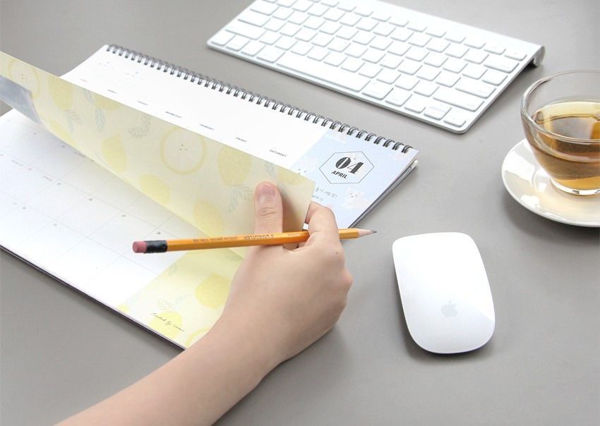 2018 Comely Desk Planner