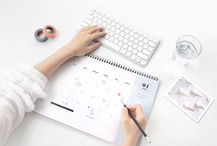 2018 Comely Desk Planner
