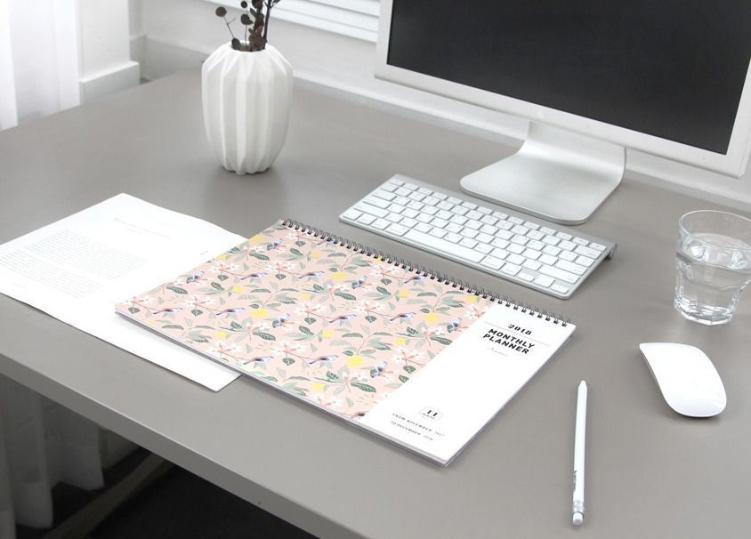 2018 Comely Desk Planner