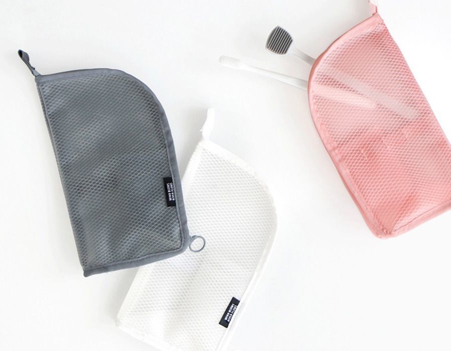 Standing Mesh Pouch